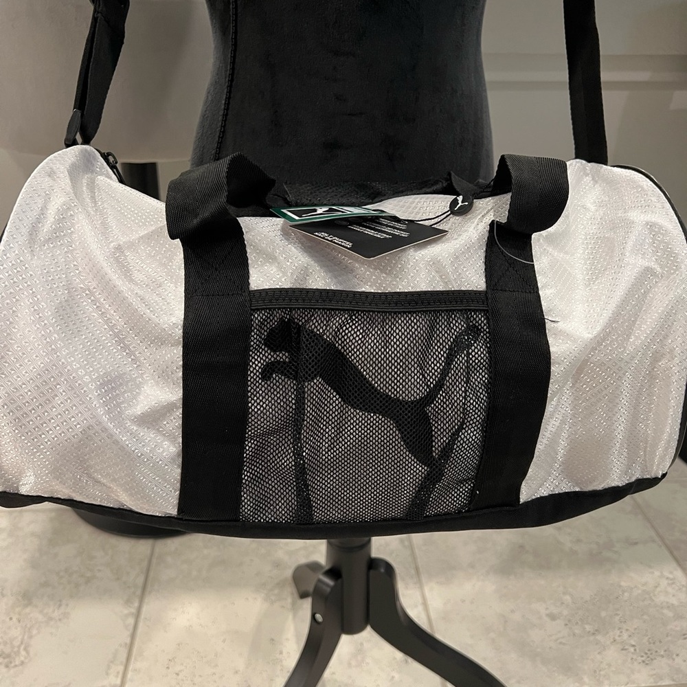 PUMA “JOLT” DUFFLE BAG! 🖤🤍🖤